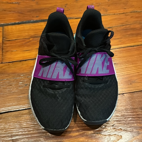 Women’s Nike sneakers size 8 - Picture 2 of 4